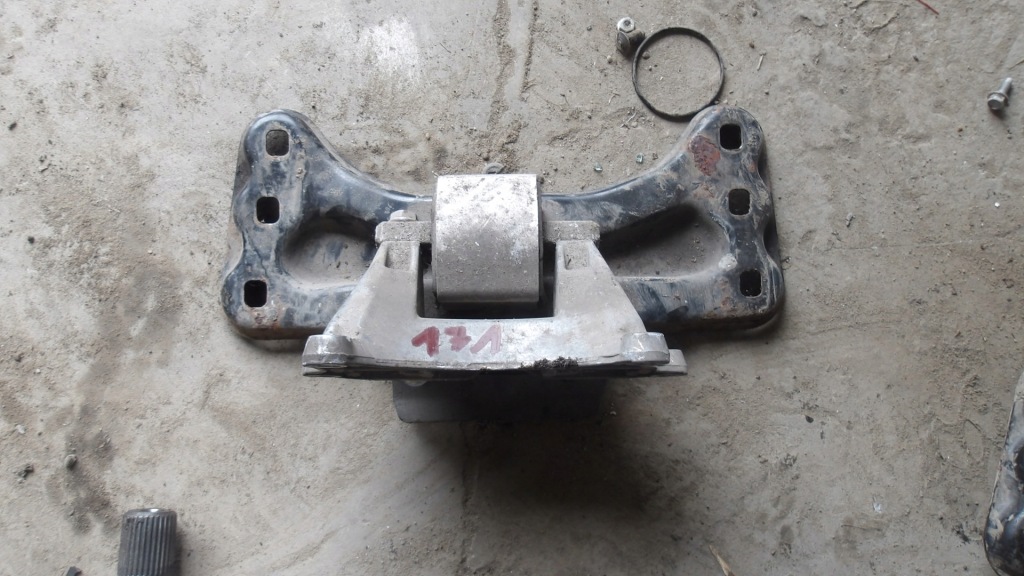 Купить Подушка коробки mercedes 171