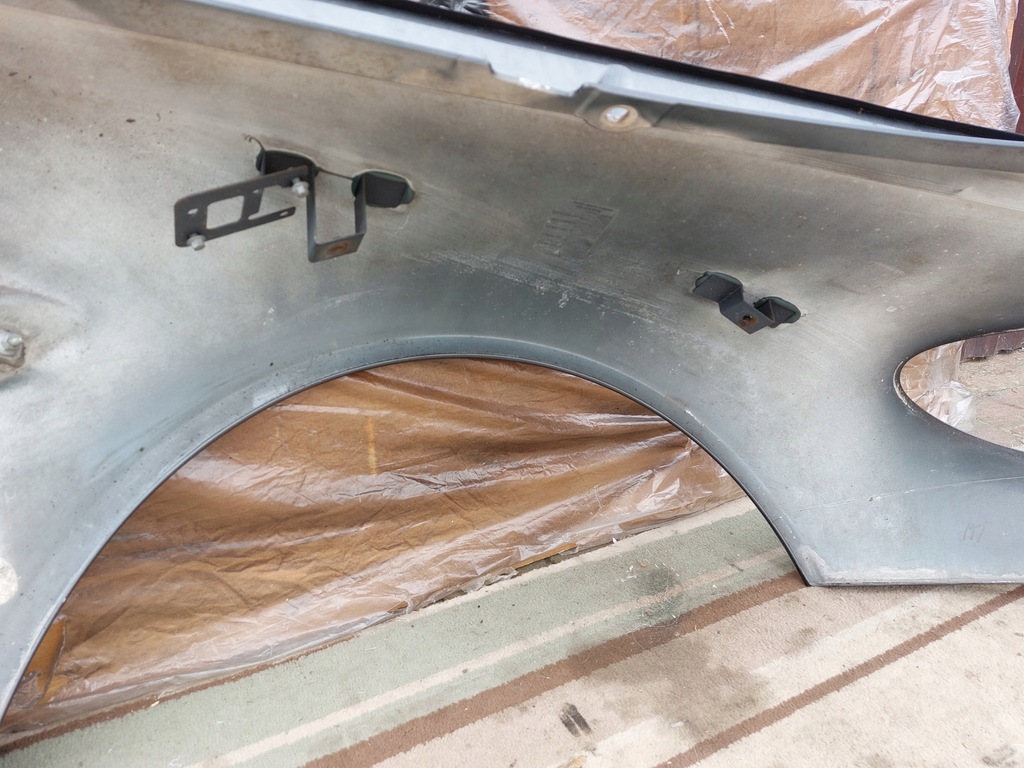 фото №9, Крыло левый перед aston martin vantage 17r szary meteorite silver