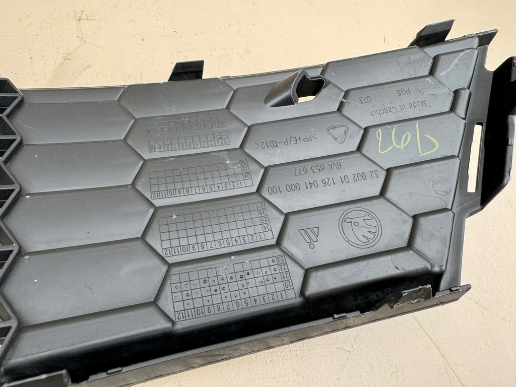 фото №13, Skoda fabia iv 4 21r- решётка средняя бампера перед передняя 6va853677