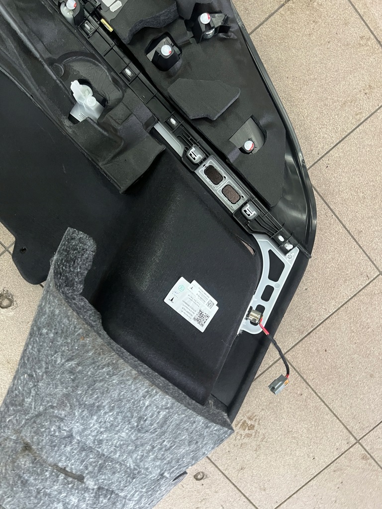 фото №9, Tesla model y 20- оббивка обшивка багажника ліва лівий