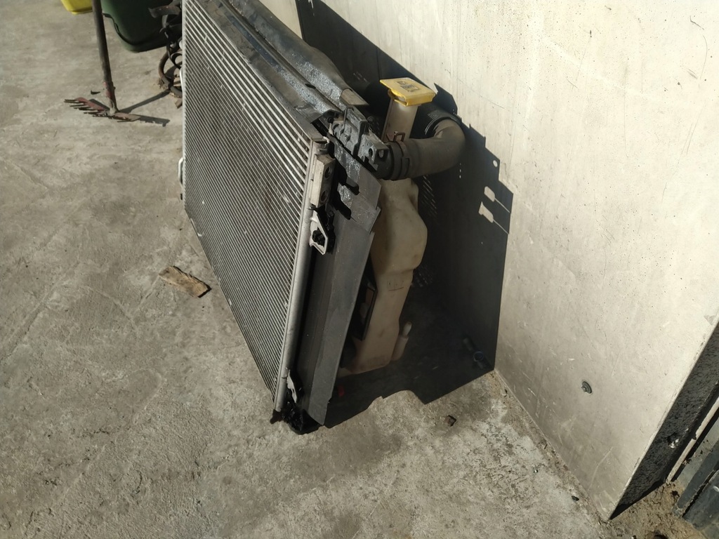 фото №4, Voyager town caravan 08-19r 3.8 4.0 3.6 радиатор