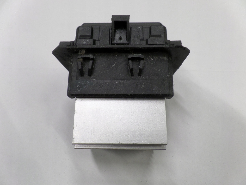 фото №1, Peugeot 308 t7 резистор вентилятор t1000035n