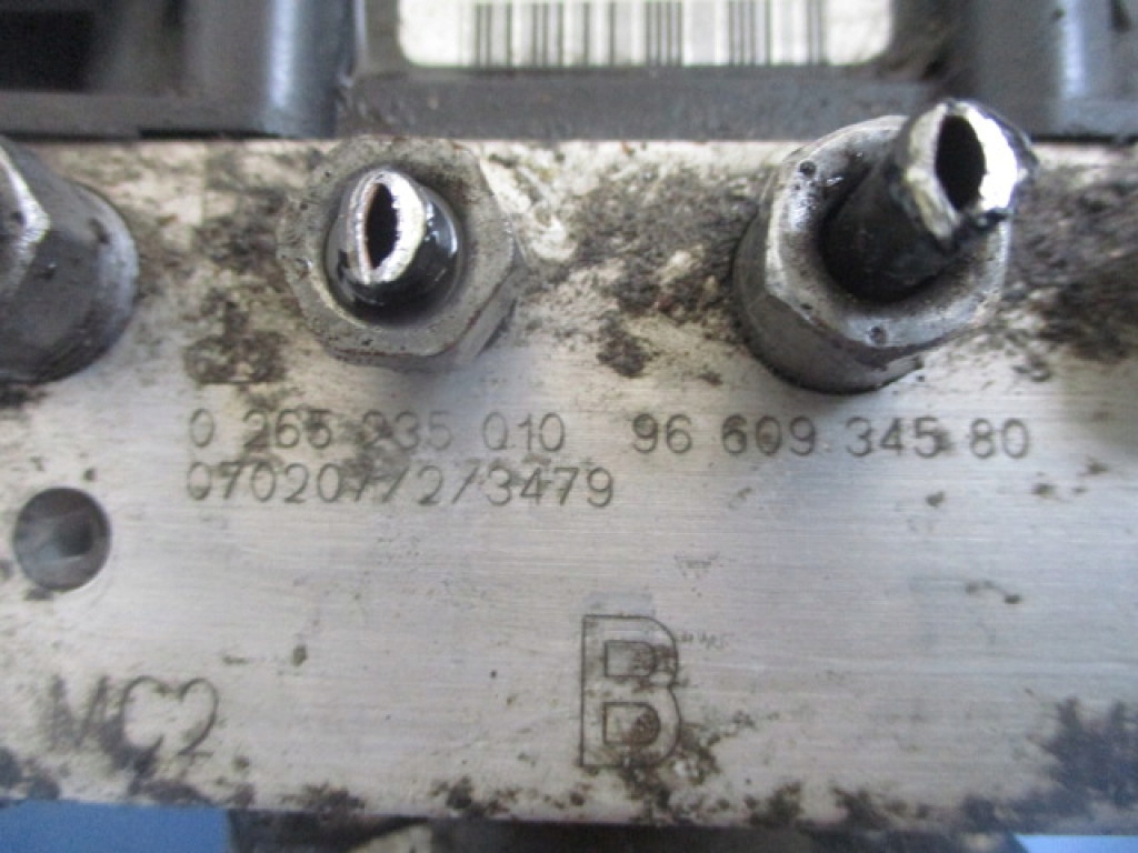 фото №7, Citroen c4 picasso i 1.6hdi насос abs 9660934580 bosch 0265235010