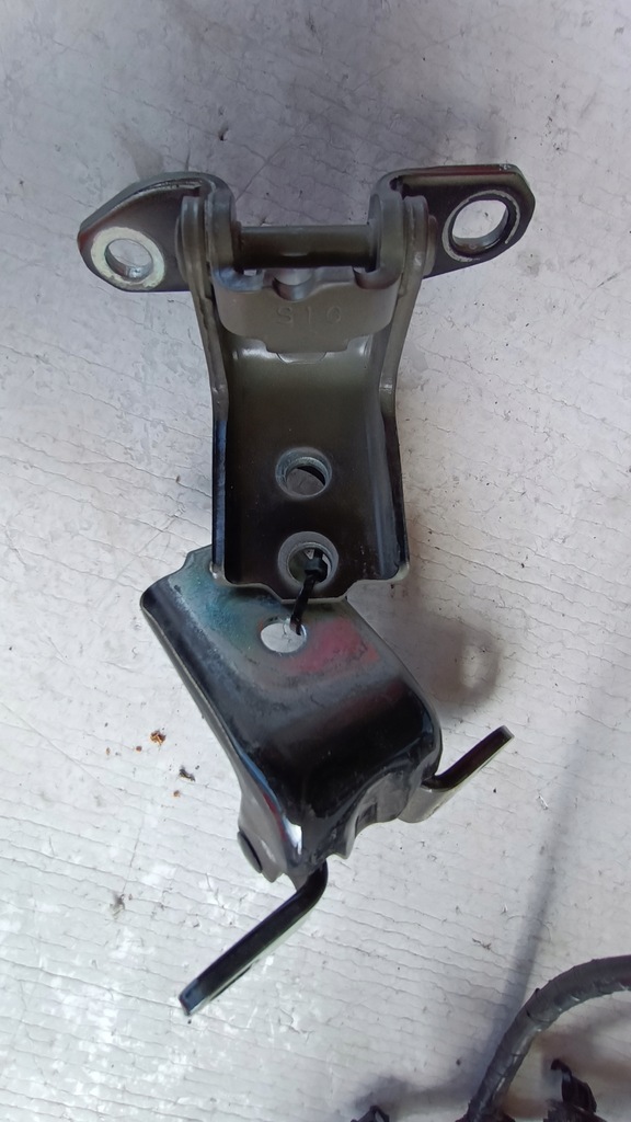 фото №2, Петли дверь перед левый eclipse cross 2019