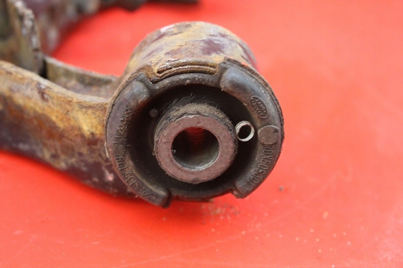 фото №8, Рычаг левый перед land rover discovery iii 2.7 td