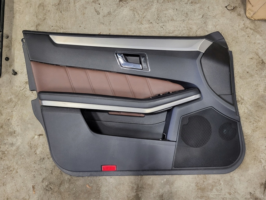 фото №2, Mercedes w212 обшивка дверь левый перед