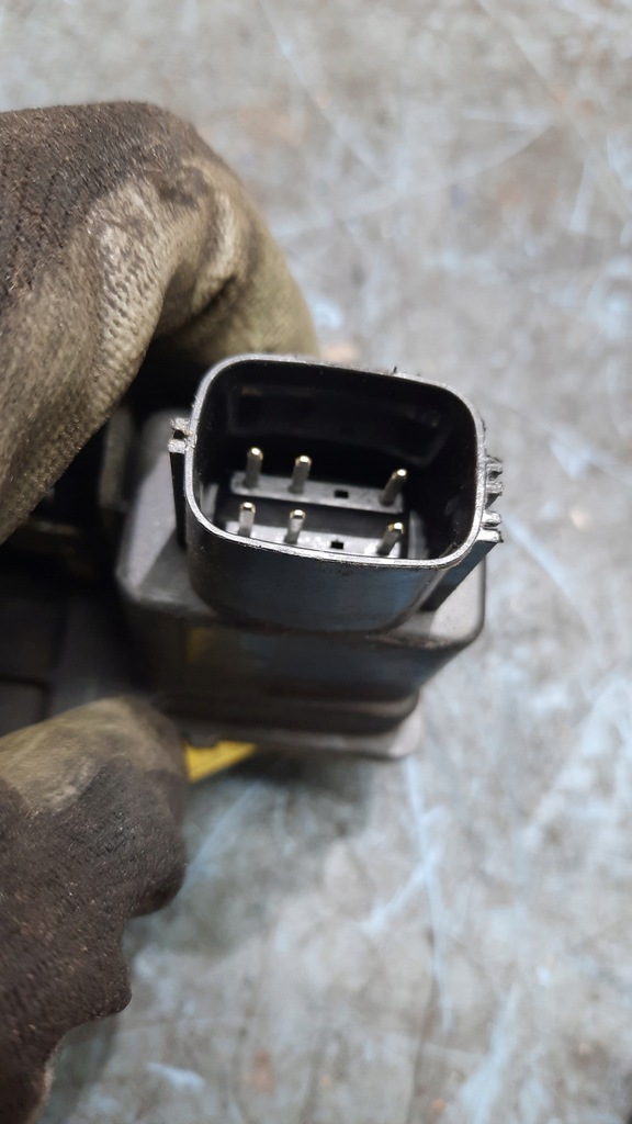 фото №4, Замок дверь правый задняя 6 pin volvo s80 98-06r