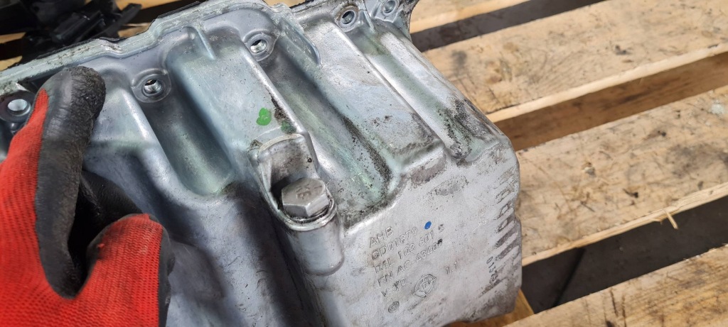 A4 b9 8w піддон оливи масляна основа 2.0 tdi 04l103601s q5 80a a5 8w Зі Шроту