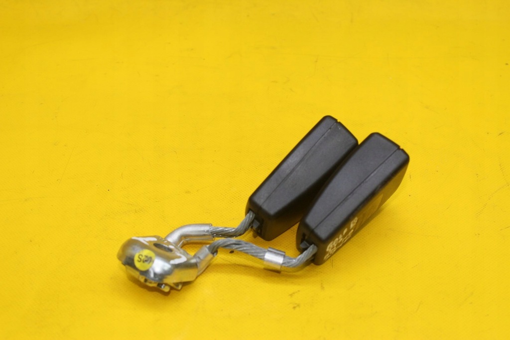 фото №1, Клипса ремней задних vw golf vi 1k0857739m