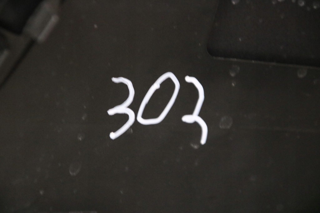 фото №13, Bmw 7 g70 i7 kompletny бампер перед передний цвет 475 black sapphire