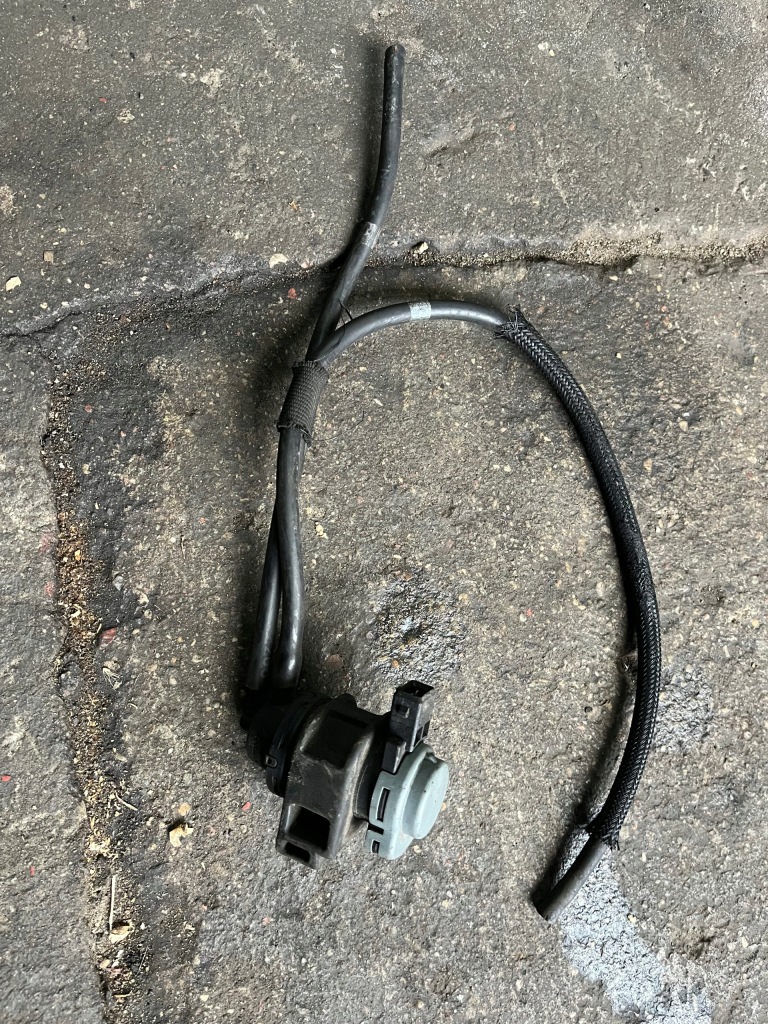 фото №1, 431 renault клапан вакуумa 8200575400