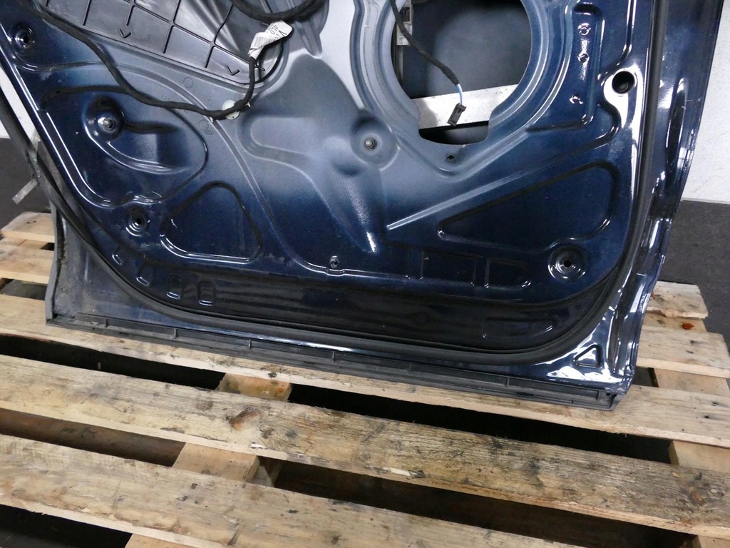 фото №16, Audi q7 4l дверь левый задняя левая задние стекло цвет lz5q