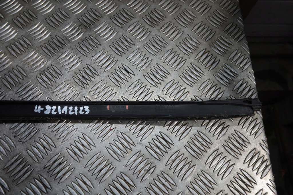 фото №8, Молдинг стекло лобовое левая astra j iv 13280301