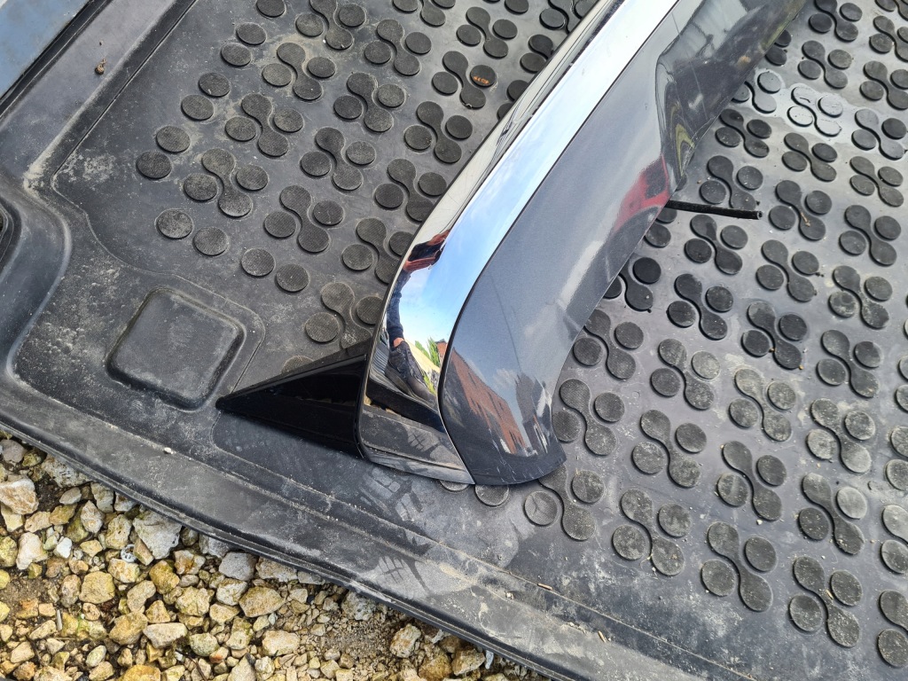 фото №3, Спойлер спойлер крышки задняя peugeot 2008