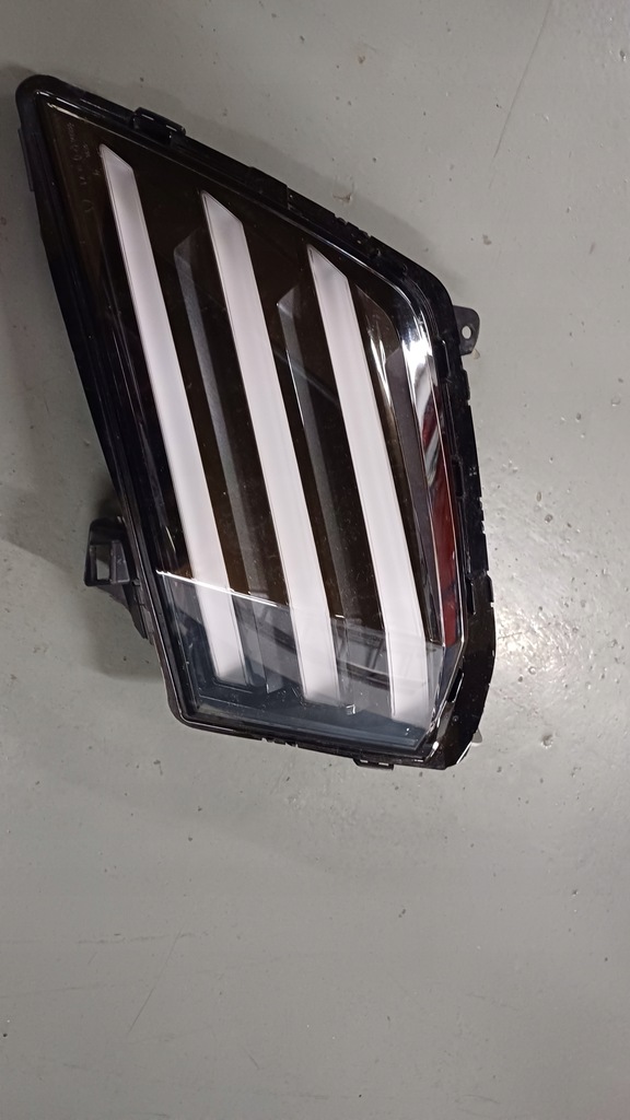 фото №1, Лампа правая led drl peugeot 208 ii lift 2023- 9851053980