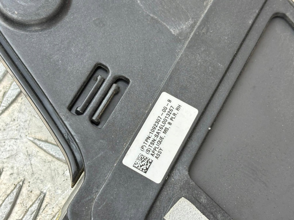 Tesla model s рестайлинг  стойку левый правый камера ideał 1069104 1092306 1092307 Недорого