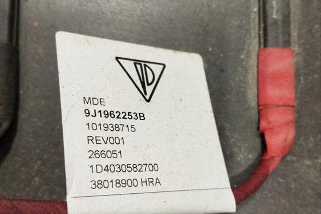 фото №9, Бампер задній porsche taycan 9j1807983f electric 390kw 2022