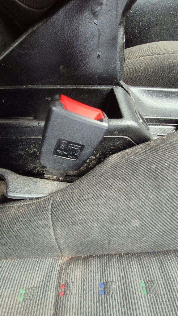 фото №1, Клипса поперечина перед передняя правая vw passat b5