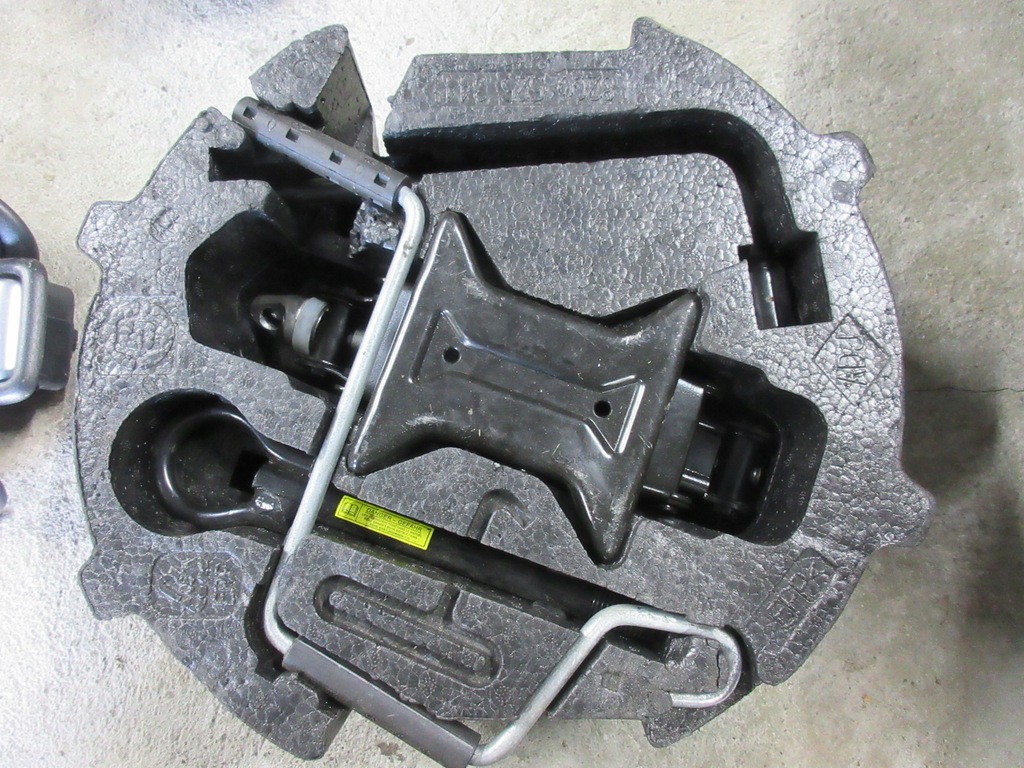 фото №1, Renault thalia ii 2011 r. домкрат набор запаска