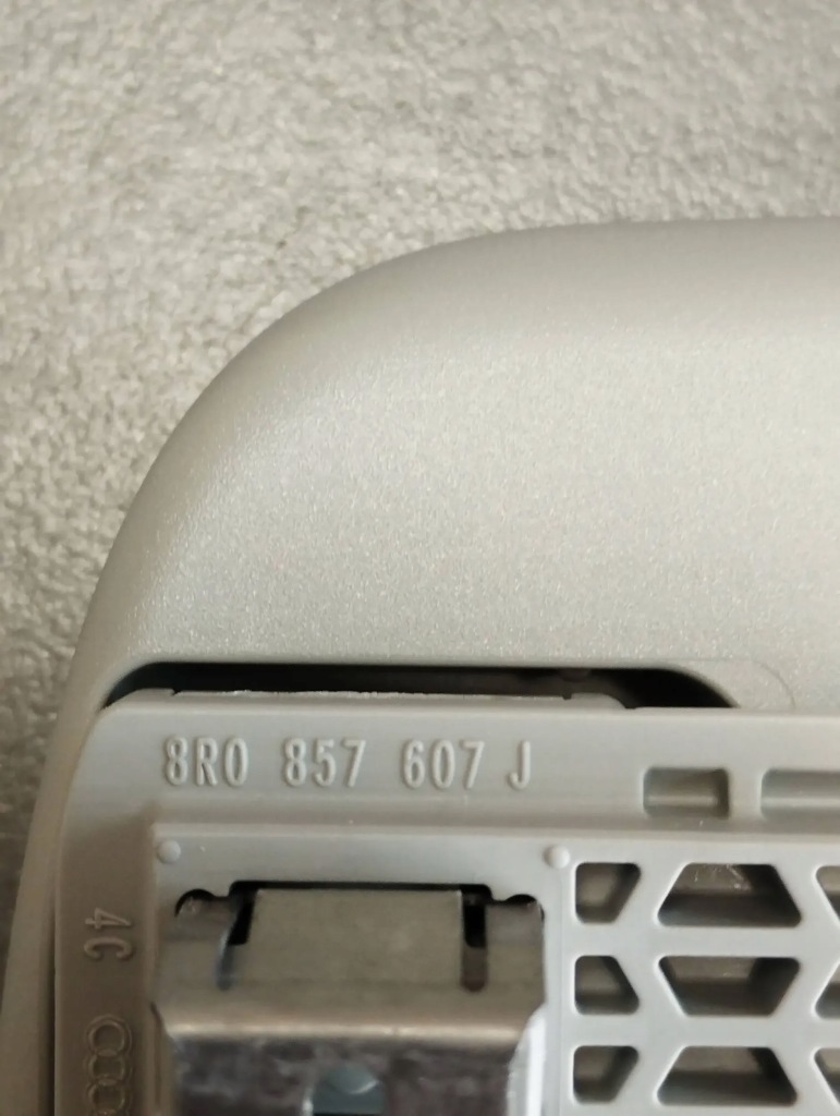 фото №3, Audi a5 sportback 8ta ручка потолочный задняя 8r0857607j