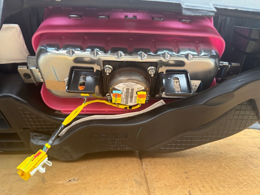 фото №5, Ford mustang панель приладів консоль подушки безпеки подушка безпеки ремені