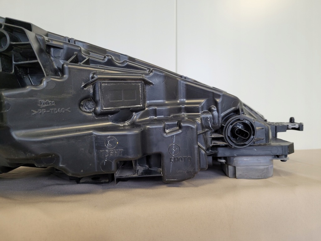 Tesla 3 лампа лівий перед ліва передня full led highland 1760888-00-e Ціна