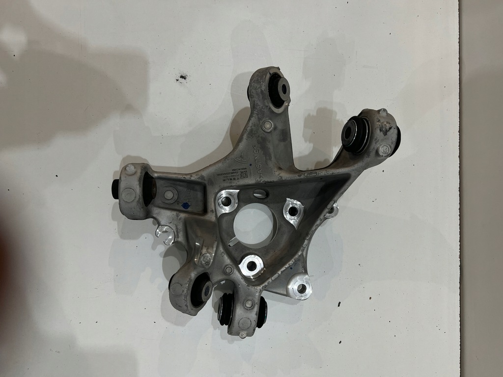 фото №1, Поворотный кулак ступица левый задняя задняя tesla model 3 iii