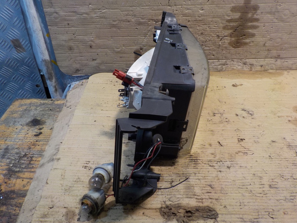 фото №2, Лампа левая передняя, scania r 1732509