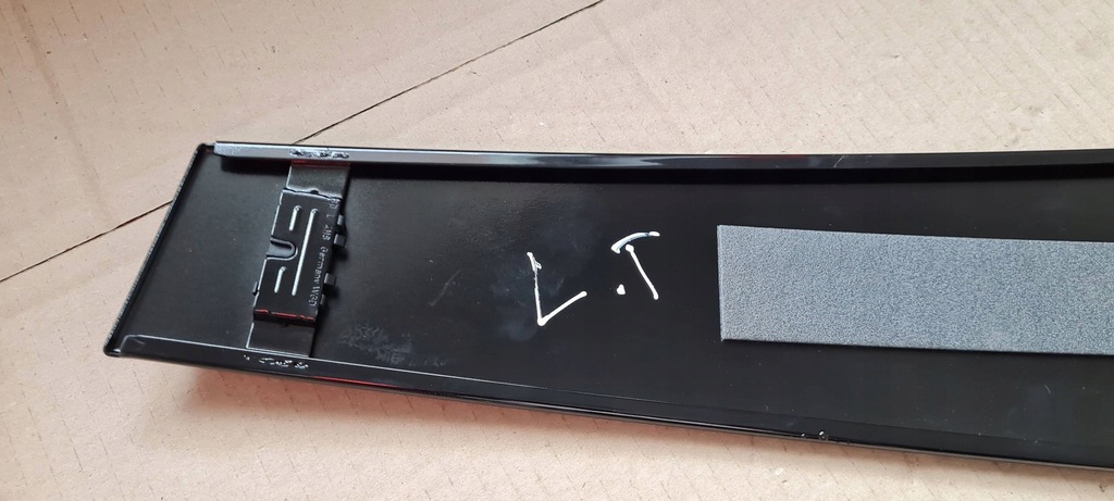 фото №7, Sq8 4m накладка стійка вертикальна b середня надпис sq8 4m8853289c