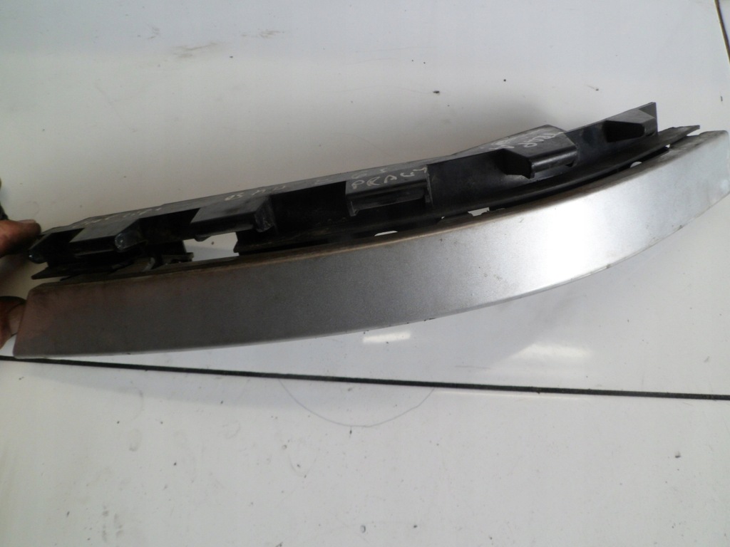 фото №1, Bmw 7 e65 молдинг лампи правої 7155446