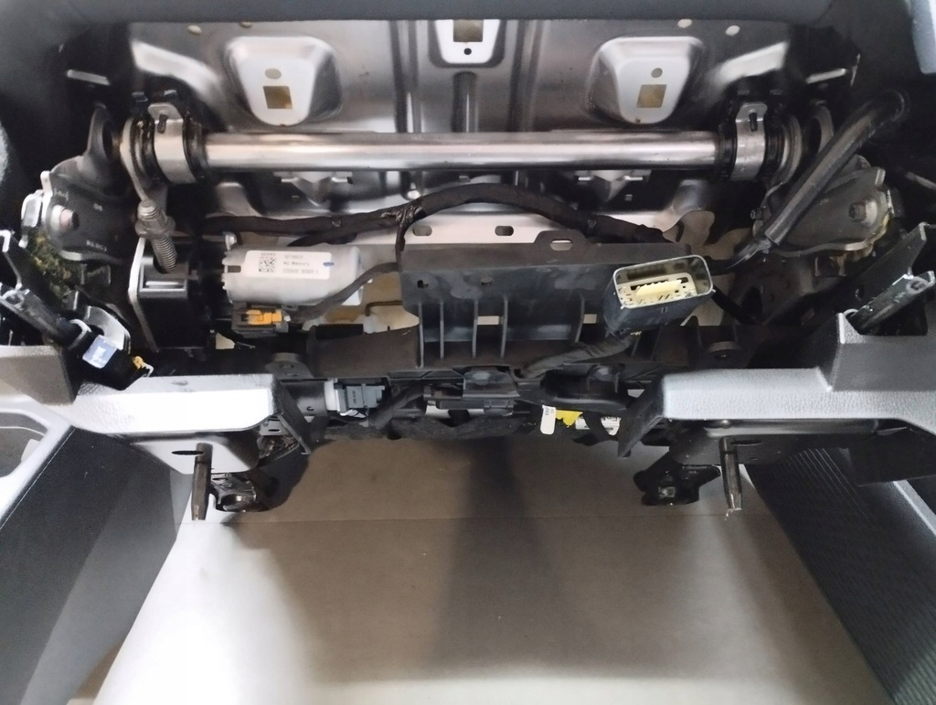 фото №15, Volkswagen amarok ii 2023 сиденья сиденья обшивки подушки безопасности