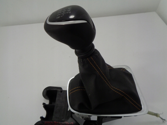 фото №4, Opel crossland домкрат корпус ручка чехол