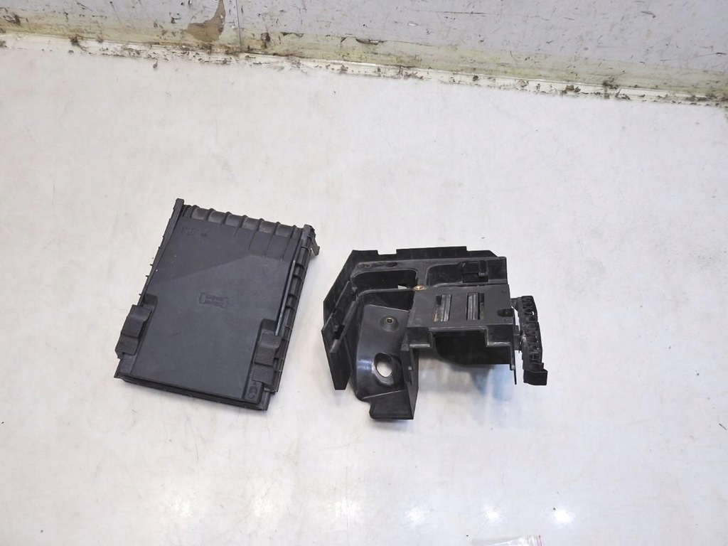 фото №7, Корпус коробка запобіжників vw golf v plus 1.6 fsi 1k0937132f