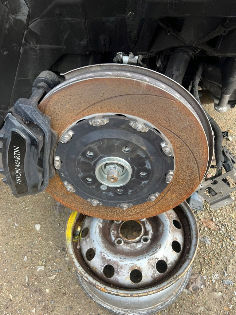 фото №1, Aston martin dbx тормозные диски тормозные задняя