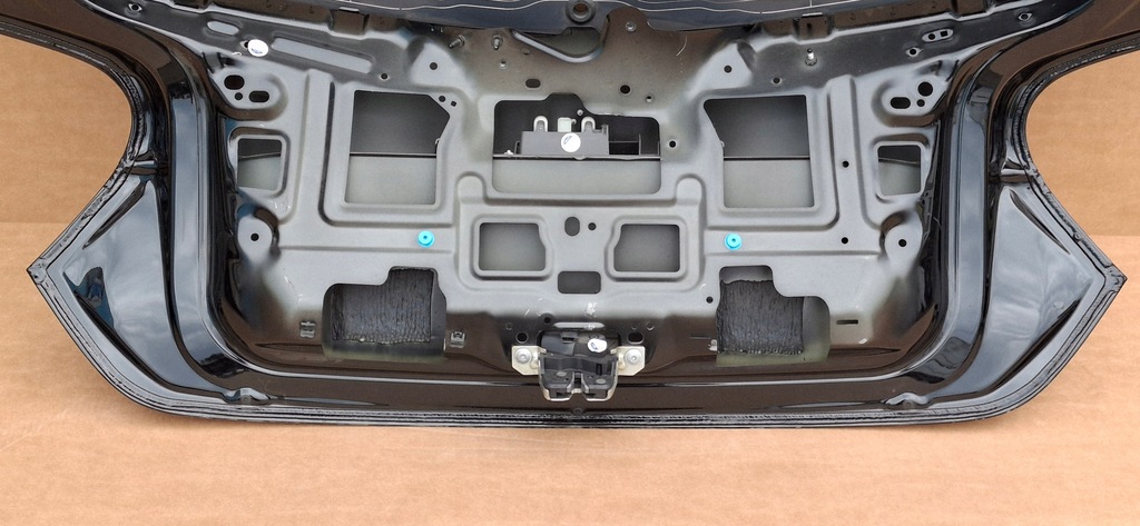 фото №11, Mercedes a-klasa w176 крышка багажника багажника задняя спойлер amg a1767402200