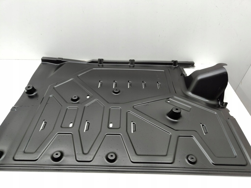 Защита передняя подвеска перед сторона левая volkswagen crafter 7le825217 в Украине