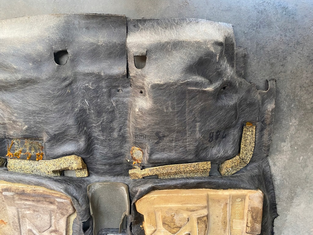 фото №11, Килимок обшивка підлога чорний czarna mercedes w124 kombi 1246804241