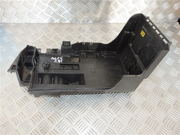 фото №1, Audi a6 c5 основание аккумулятор