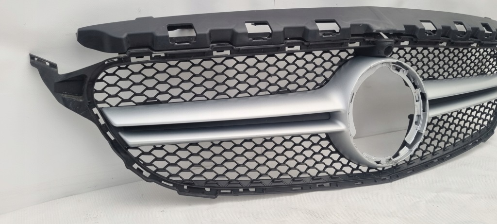 фото №4, Mercedes 205 amg 6.3 63 решётка радиатора решётка радиатора