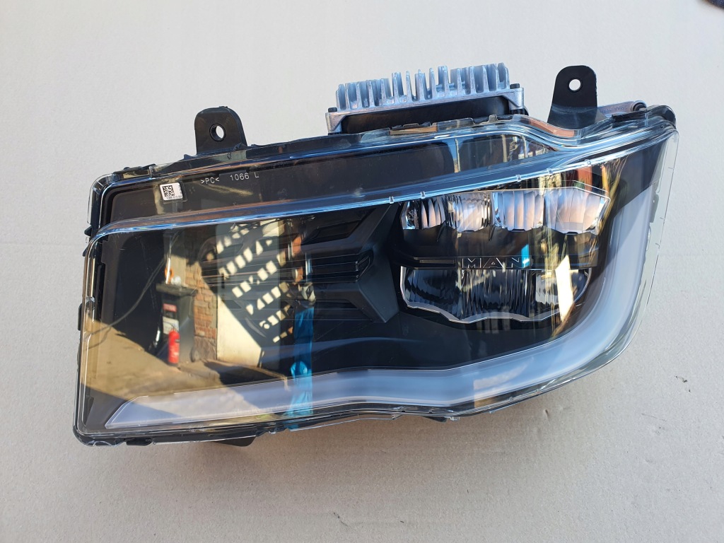 Купити Man tgx full led лампа фара перед ліва 81251016821