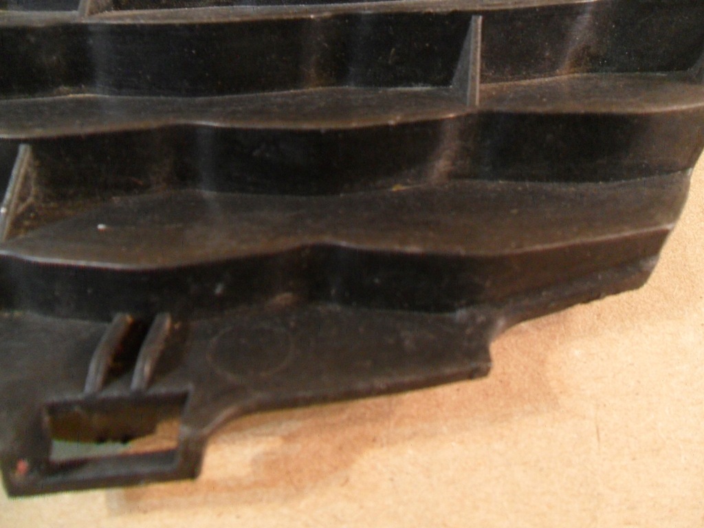 фото №10, Решётка бампера перед suzuki swift 71742-72k0