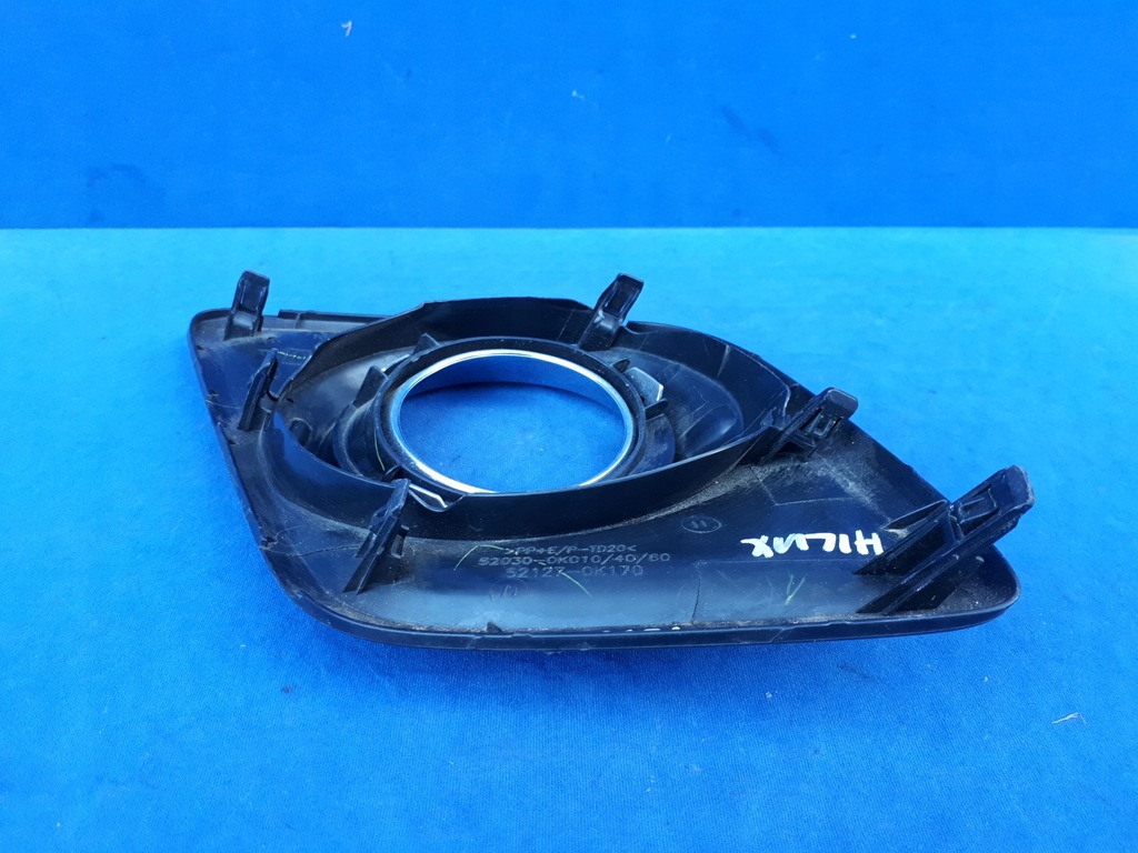 фото №5, Toyota hilux 2016- 16- решітка рамка права бампера