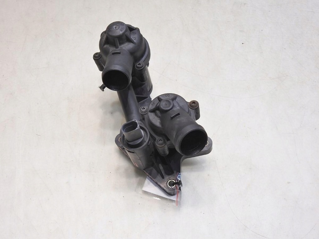 фото №9, Корпус термостата vw golf v plus 1.6 fsi 03c121026h