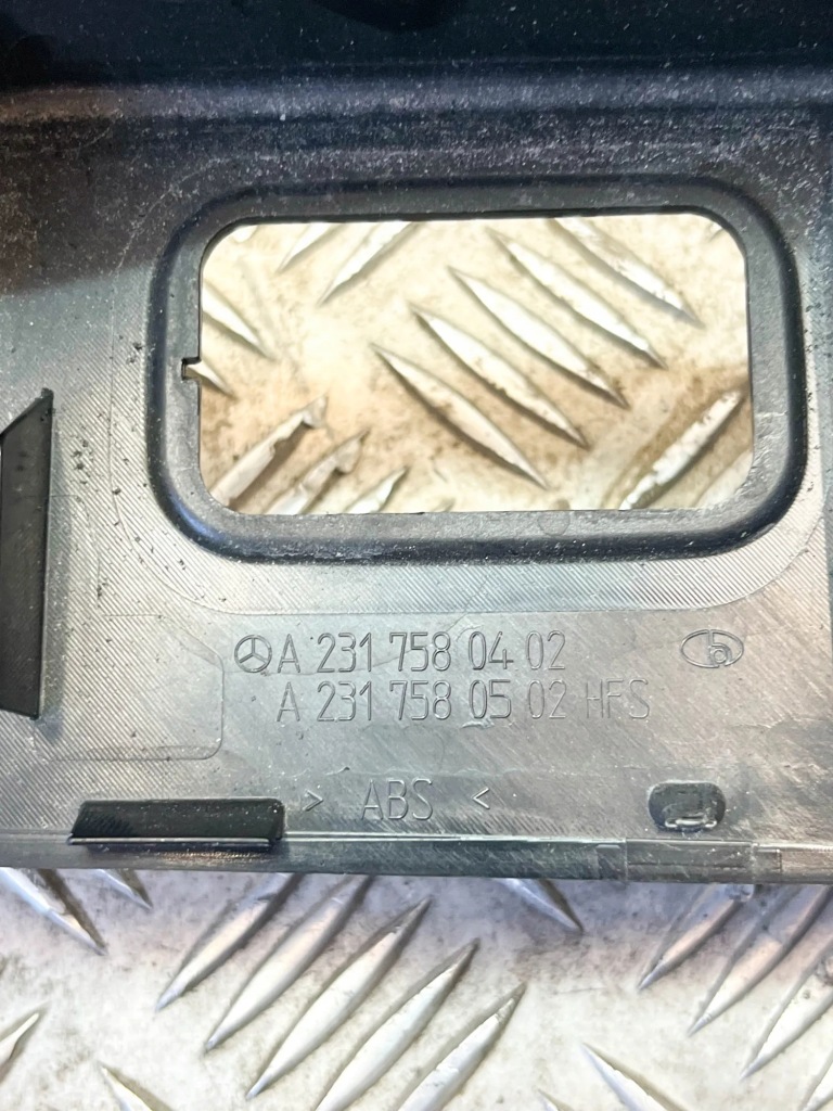 Молдинг декоративна багажника mercedes-benz sl r231 a2317580502 30642531 4.7l Київ