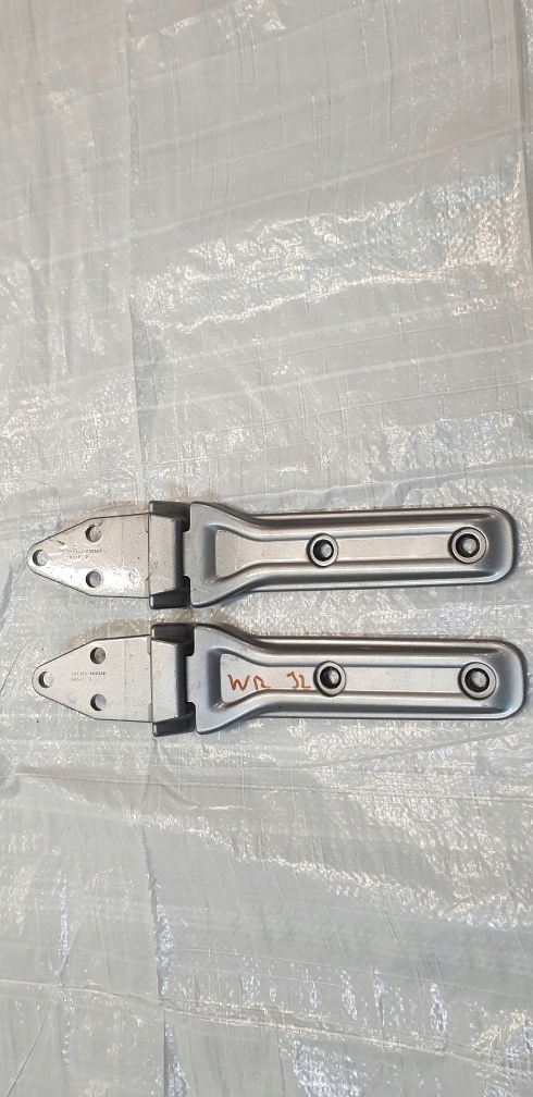 фото №1, Петля крышки jeep wrangler jl 2019