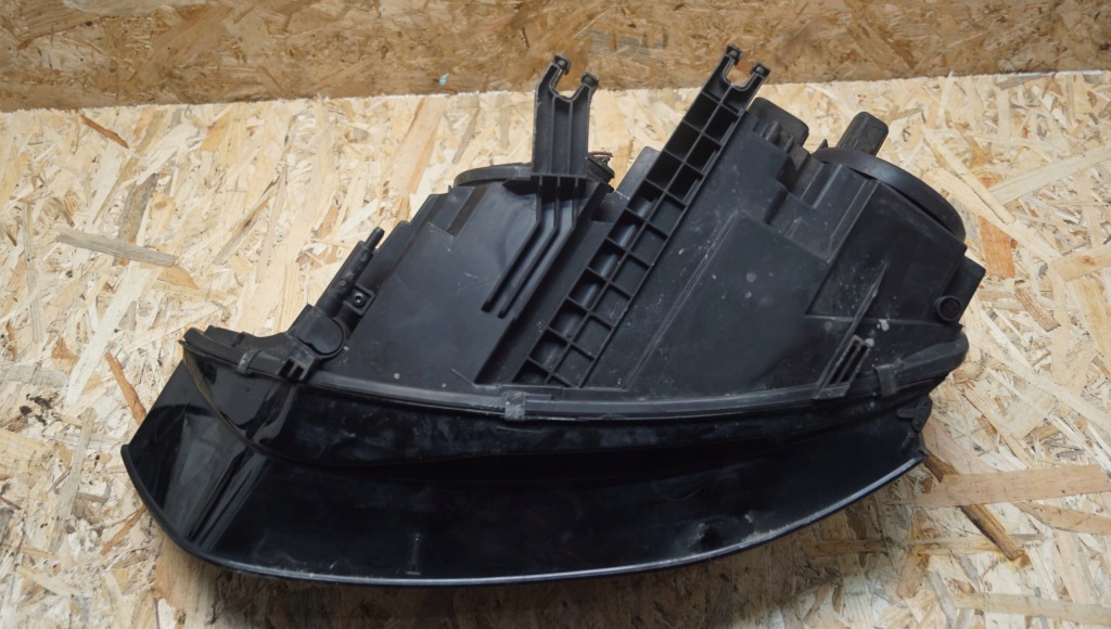 Лампа правий перед audi a4 b8 рестайлінг  8k0941004ac в Україні