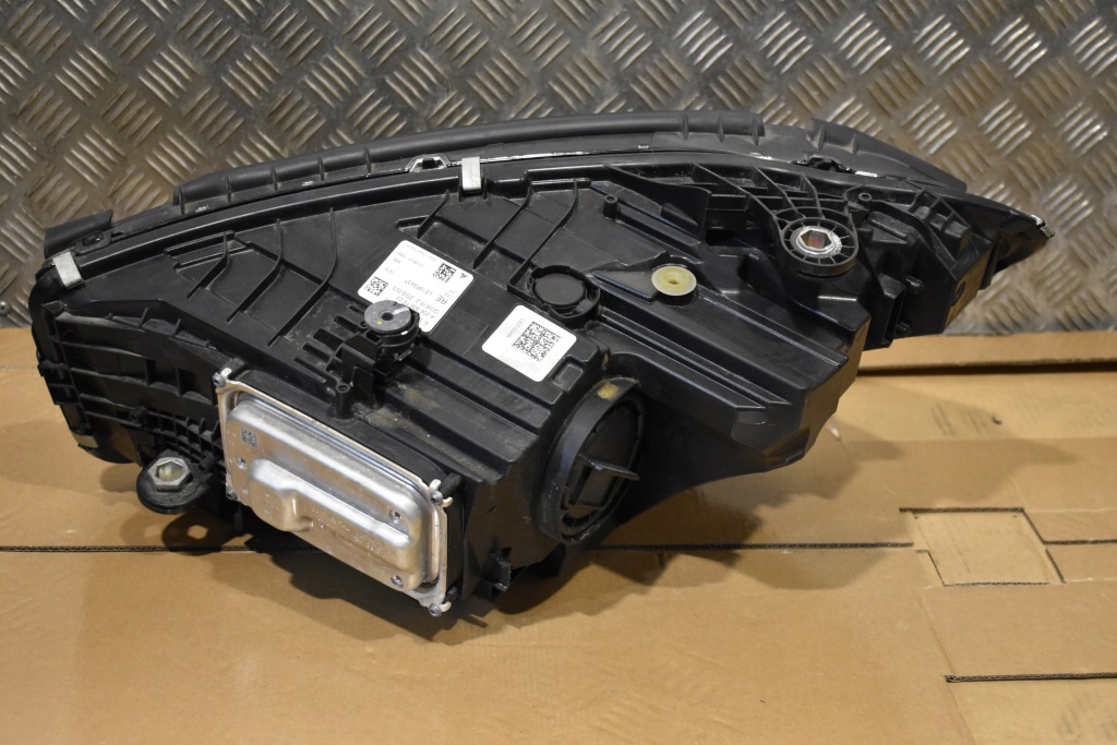 Идеальная комплект  фара led перед передняя mercedes w206 1 с Разборки