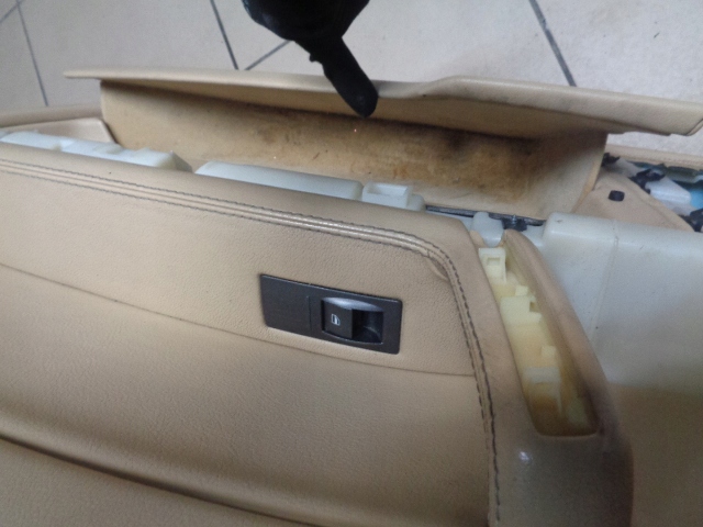 фото №8, Обшивка дверь правый перед vw phaeton кожа