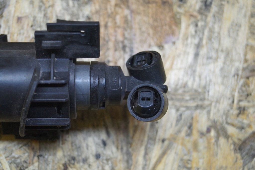 фото №10, Омыватель фара правый audi a5 8t a4 b8