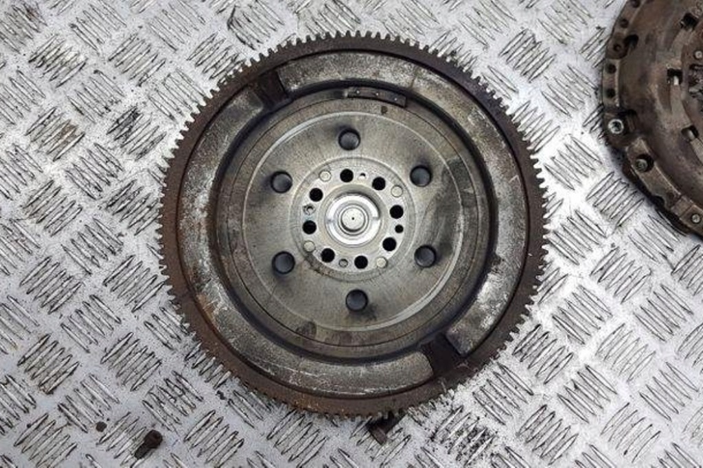 фото №7, Комплект сцепления audi a6 avant 4b5, c5 059141031j 2.5l дизель 132kw 2001